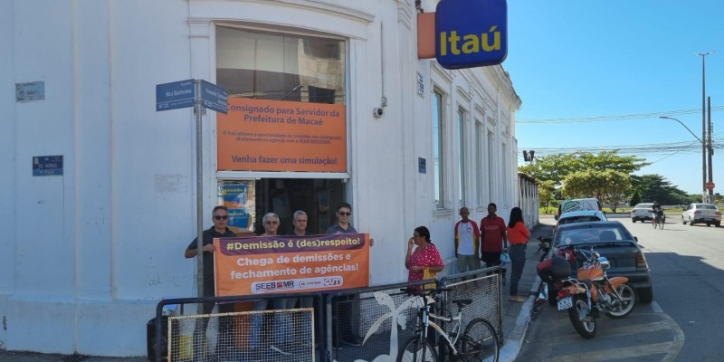 Sindicato faz protesto na agência 6128 do Itaú contra as demissões e fechamento de agências