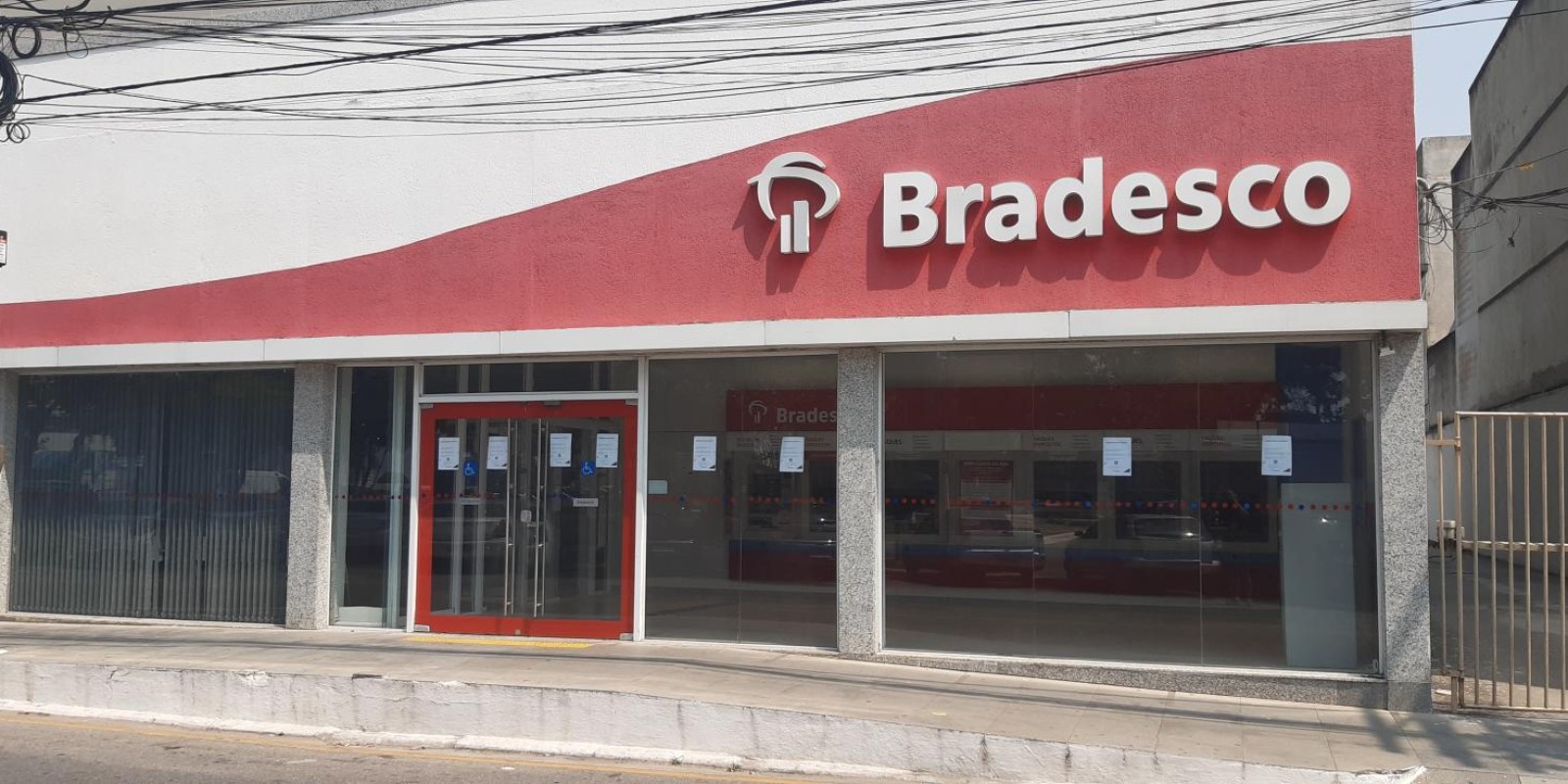 Bradesco fecha agência de Macaé.