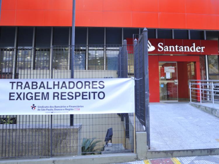 Lucro Do Santander Em 2017 Foi O Maior Da História - SEEBMR