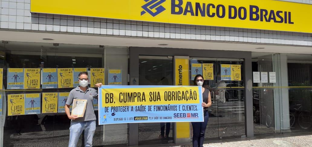 Trabalhadores do BB protestam por mais proteção contra Covid-19 e Influenza